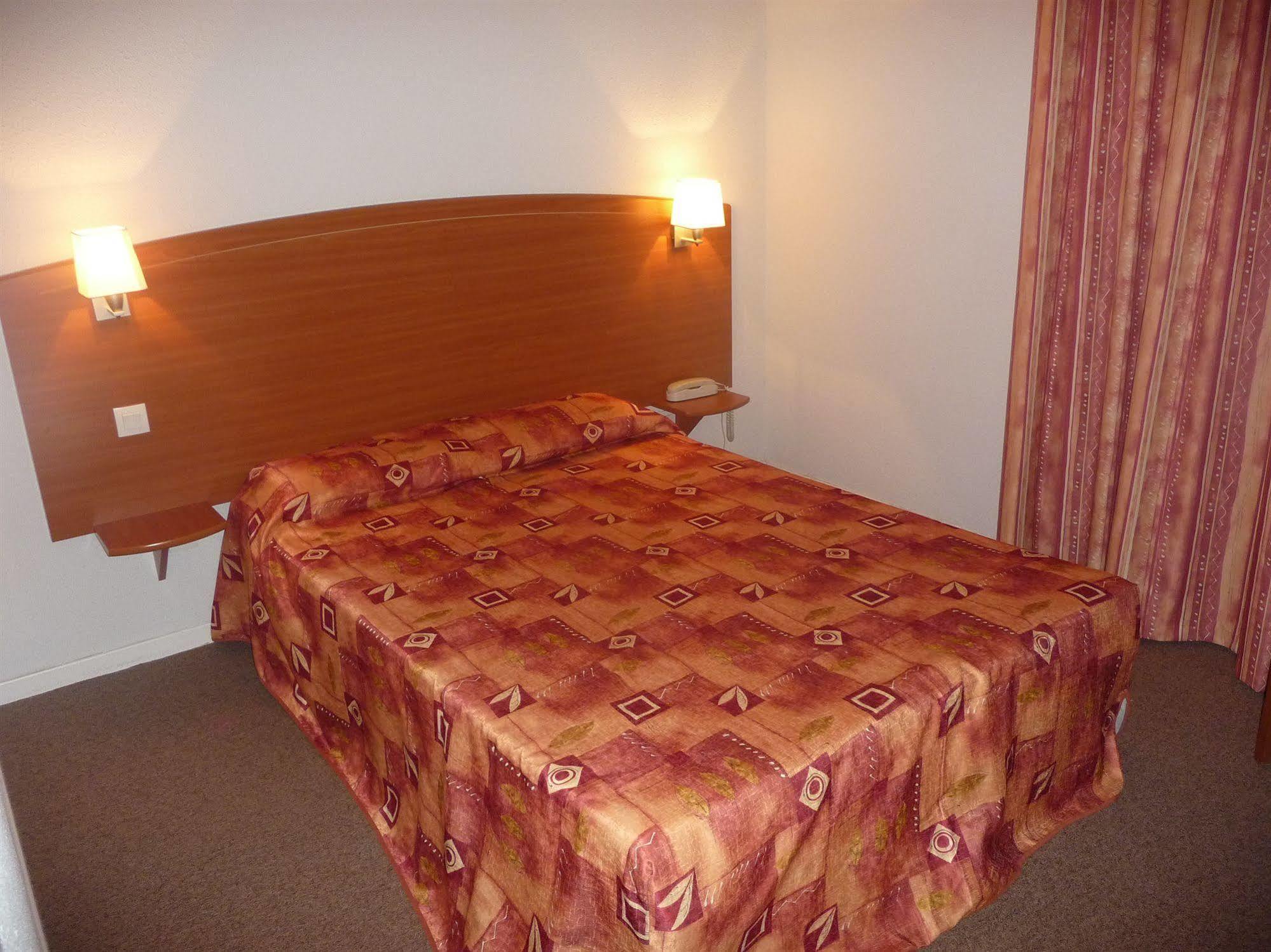 Aerel Hotel Aeroport Blagnac Bagian luar foto