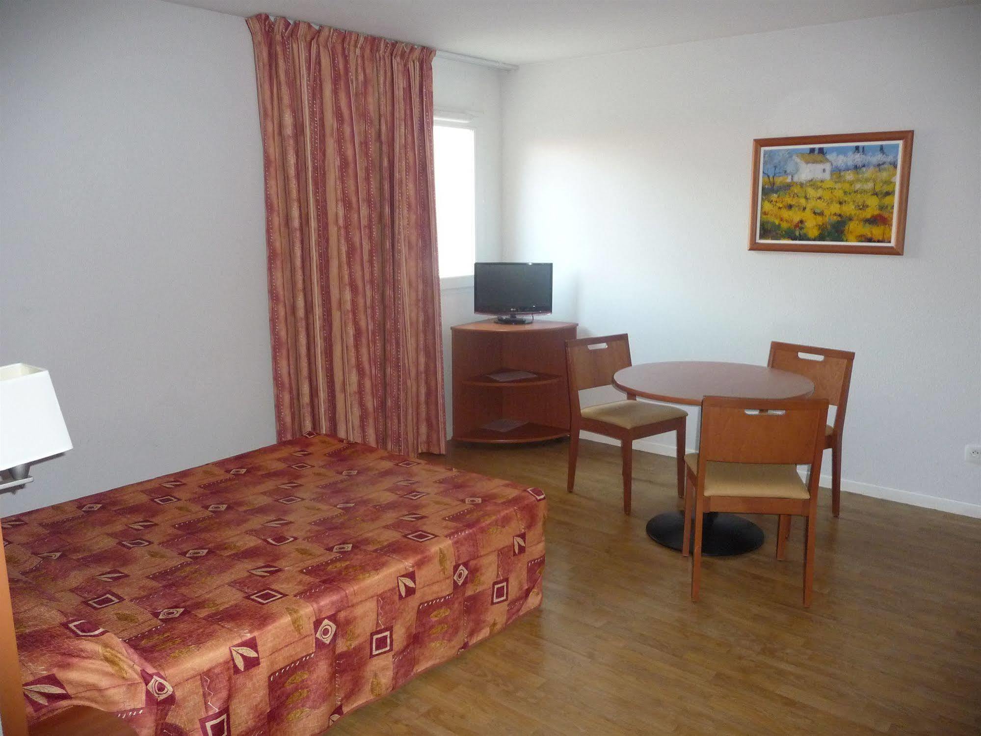 Aerel Hotel Aeroport Blagnac Bagian luar foto